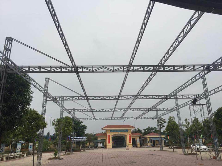Mái che bạt xếp lượn sóng ngoài trời